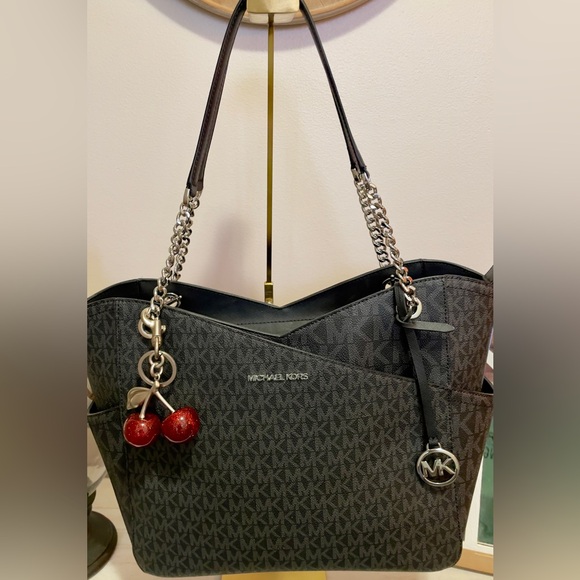 Large Glitter Bag/Keychain/Purse Charm. Variety of Colors. - Picture 2 of 12